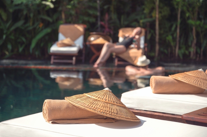 Imagen de la piscina del Hotel Governor's Residence. Foto 16