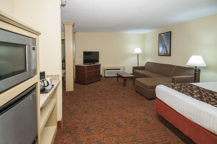 Imagen de la habitación del Hotel Governor\'s Suites Oklahoma City Airport Area. Foto 3