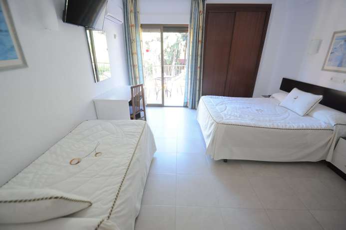 Imagen de la habitación del Hotel Goya, Almu&ntilde;&eacute;car. Foto 13