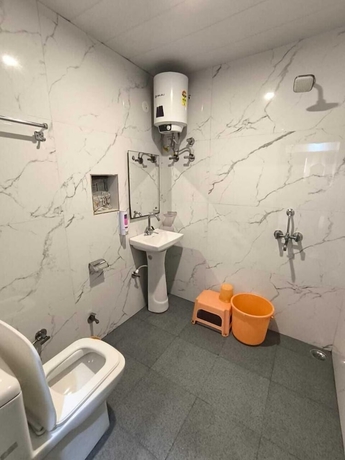 Imagen de la habitación del Hotel Goyal Palace. Foto 3