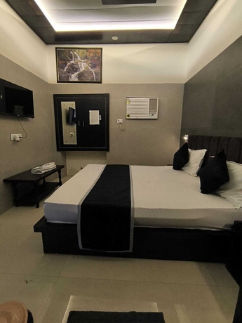 Imagen de la habitación del Hotel Goyal Palace. Foto 13