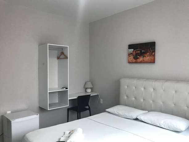 Imagen de la habitación del Hotel Goyanna. Foto 15