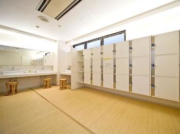 Imagen de los interiores del Hotel Gr Esaka. Foto 10