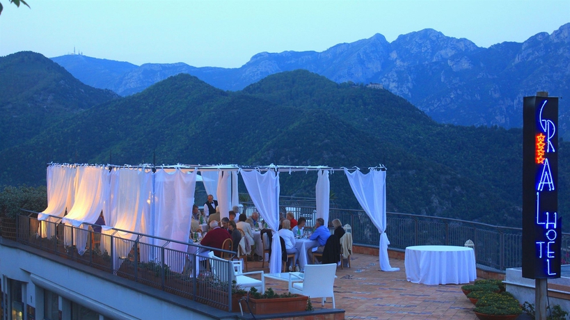 Imagen del bar/restaurante del Hotel Graal. Foto 4