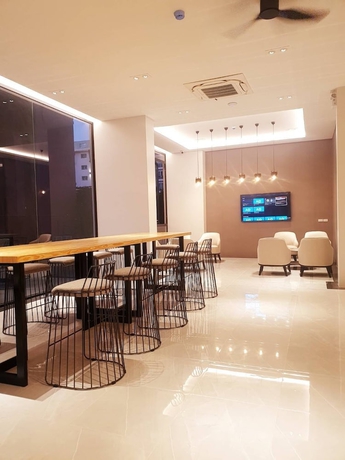 Imagen de los interiores del Hotel Grace Patong. Foto 9