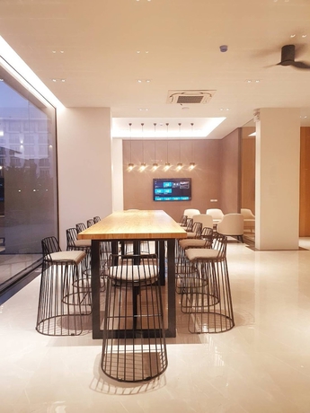 Imagen de los interiores del Hotel Grace Patong. Foto 10