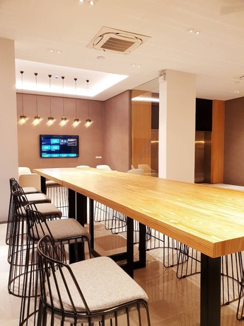 Imagen de los interiores del Hotel Grace Patong. Foto 11