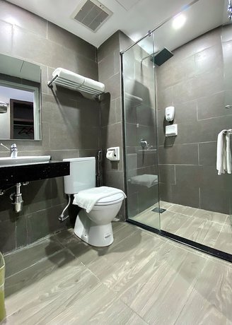 Imagen de la habitación del Hotel Grace Semporna. Foto 2