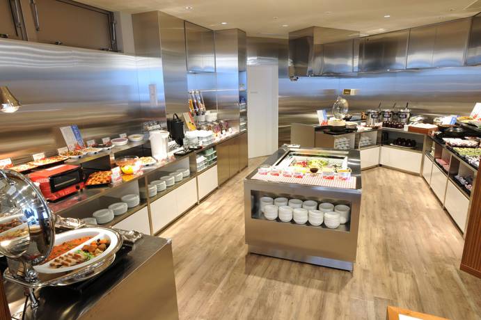 Imagen del bar/restaurante del Hotel Gracery Naha. Foto 2