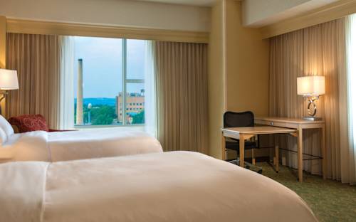 Imagen de la habitación del Hotel Graduate by Hilton Cincinnati. Foto 3