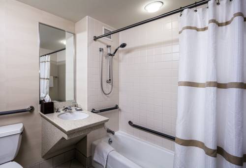 Imagen de la habitación del Hotel Graduate by Hilton Cincinnati. Foto 7