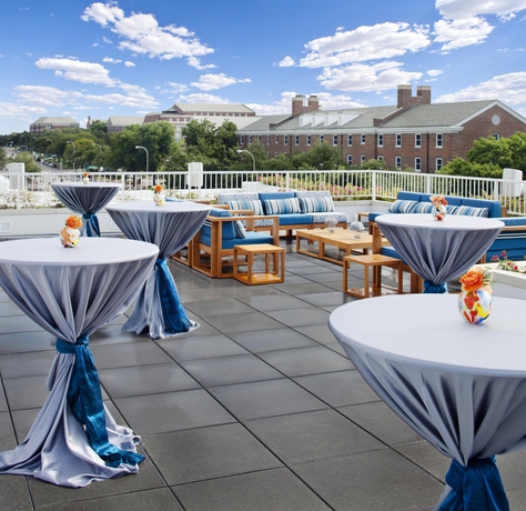 Imagen de los exteriores del Hotel Graduate by Hilton Dallas. Foto 8