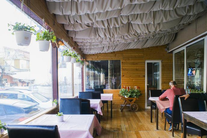 Imagen del bar/restaurante del Hotel Graffiti. Foto 3