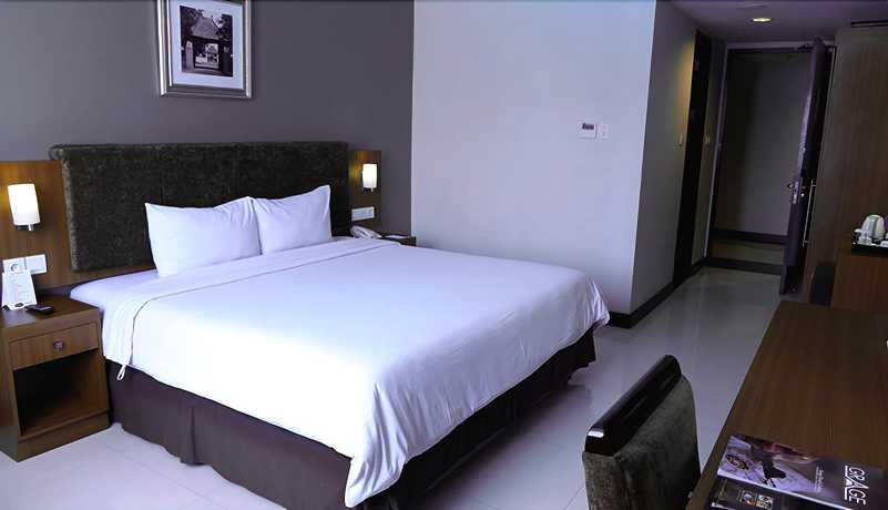 Imagen de la habitación del Hotel Grage Cirebon. Foto 8