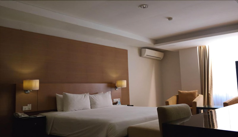 Imagen de la habitación del Hotel Grage Cirebon. Foto 10