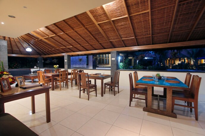 Imagen del bar/restaurante del Hotel Graha Madesimon. Foto 17