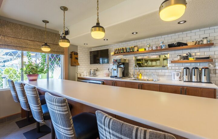 Imagen del bar/restaurante del Hotel Grama's Inn. Foto 16