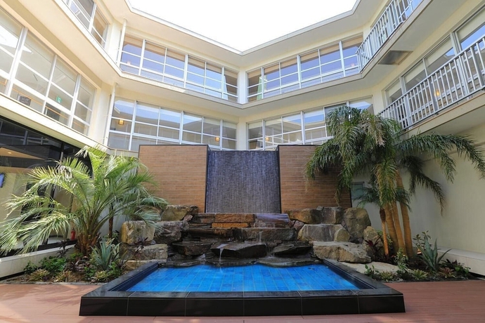 Imagen de la piscina del Hotel Grampus Sea. Foto 18
