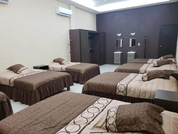 Imagen de la habitación del Hotel Gran Alijadores. Foto 10
