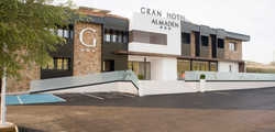 Imagen de los exteriores del Hotel Gran Almaden. Foto 6