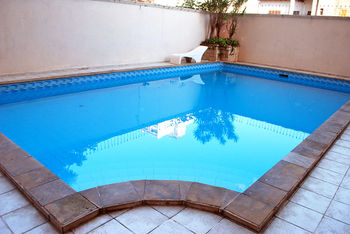 Imagen de la piscina del Hotel Gran Armele. Foto 6