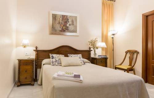 Imagen de la habitación del Hotel Gran Avenida, Coria Del Rio. Foto 5
