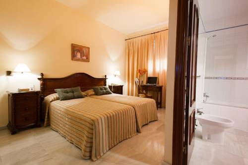 Imagen de la habitación del Hotel Gran Avenida, Coria Del Rio. Foto 9