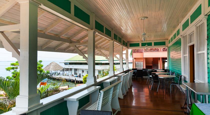 Imagen de los exteriores del Hotel Gran Bahia. Foto 6