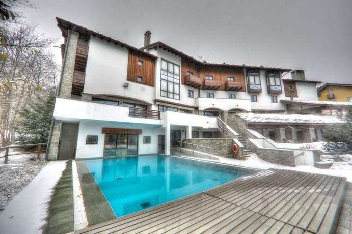 Imagen de la piscina del Hotel Gran Baita and Wellness. Foto 12