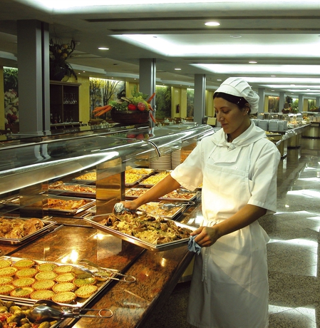 Imagen del bar/restaurante del Hotel Gran Bali. Foto 7