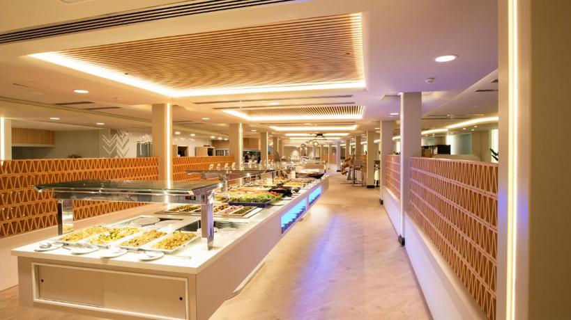 Imagen del bar/restaurante del Hotel Gran Bali & Spa. Foto 5