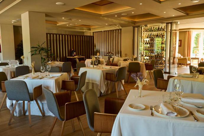Imagen del bar/restaurante del Hotel Gran Balneario De Puente Viesgo. Foto 2