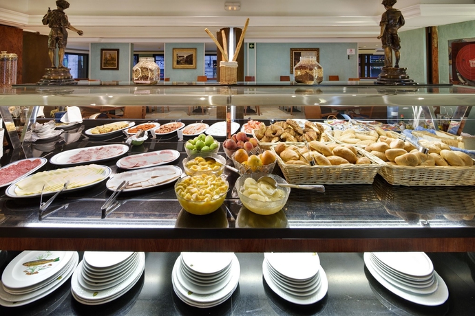 Imagen del bar/restaurante del Hotel Gran Barcino. Foto 2