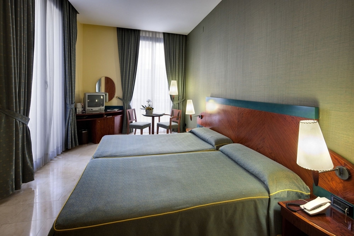 Imagen de la habitación del Hotel Gran Barcino. Foto 9