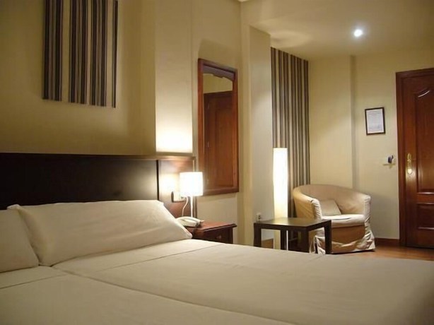 Imagen de la habitación del Hotel Gran Batalla. Foto 7