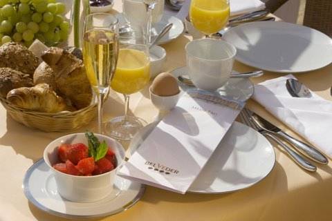 Imagen de la habitación del Hotel Gran Belveder. Foto 12