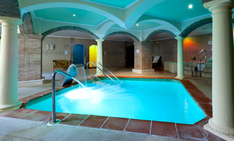 Imagen de la piscina del Hotel Gran Benahavis Spa. Foto 16