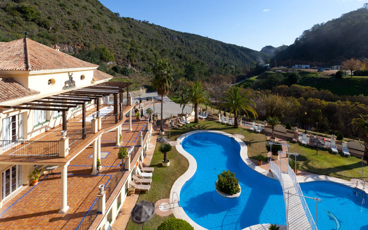 Imagen de la piscina del Hotel Gran Benahavis Spa. Foto 19