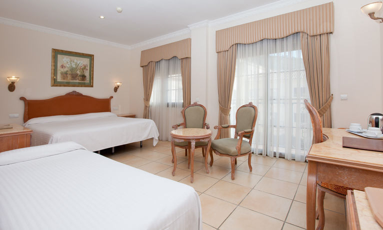 Imagen de la habitación del Hotel Gran Benahavis Spa. Foto 10