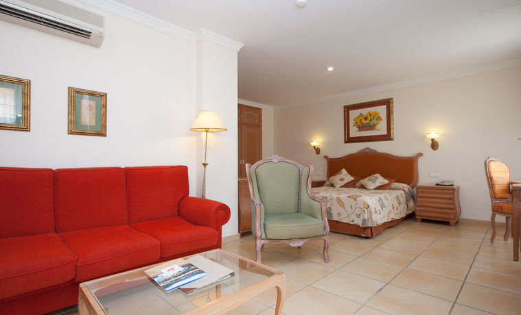 Imagen de la habitación del Hotel Gran Benahavis Spa. Foto 11