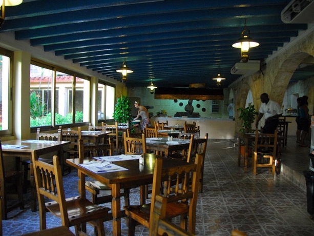 Imagen general del Hotel Gran Caribe Club Kawama. Foto 6