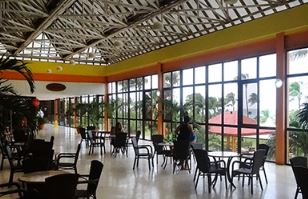 Imagen del bar/restaurante del Hotel Gran Caribe Puntarena playa Caleta. Foto 4