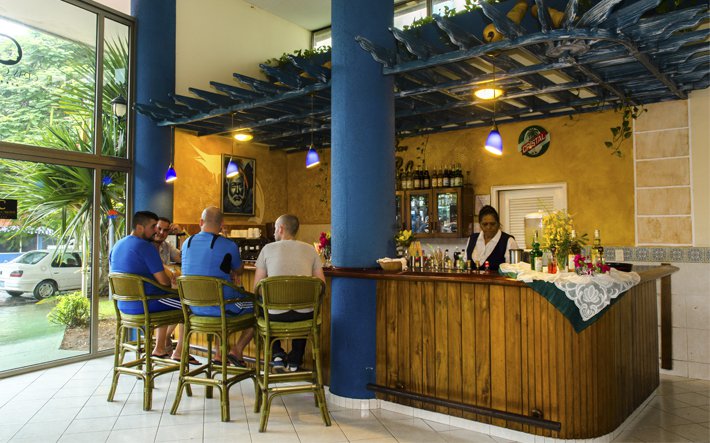 Imagen del bar/restaurante del Hotel Gran Caribe Sunbeach. Foto 2