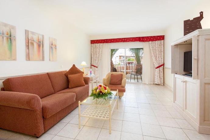 Imagen general del Hotel Gran Castillo Tagoro Family and Fun Playa Blanca. Foto 2