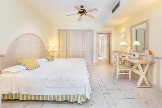 Imagen general del Hotel Gran Castillo Tagoro Family and Fun Playa Blanca. Foto 24