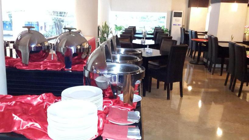 Imagen del bar/restaurante del Hotel Gran Central Manado. Foto 8