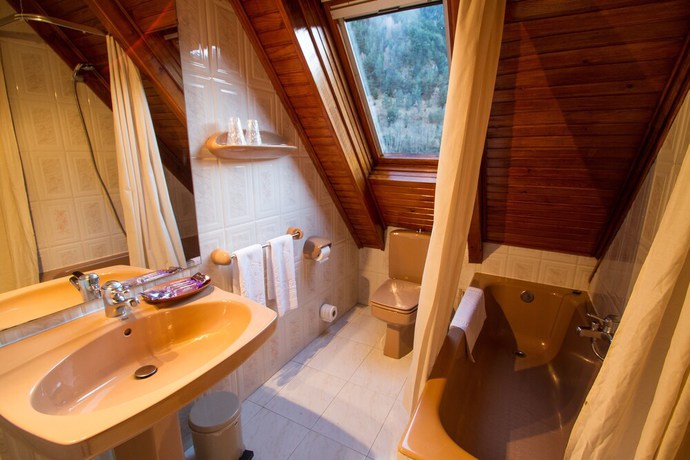 Imagen de la habitación del Hotel Gran Chalet. Foto 7