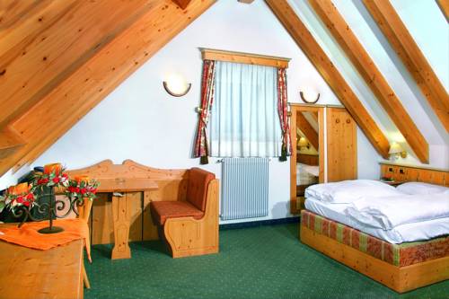 Imagen de la habitación del Hotel Gran Chalet Soreghes. Foto 7
