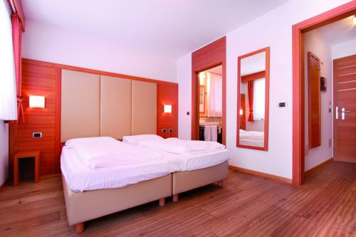 Imagen de la habitación del Hotel Gran Chalet Soreghes. Foto 8