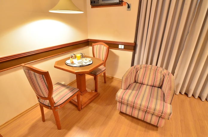 Imagen de la habitación del Hotel Gran Corona. Foto 9